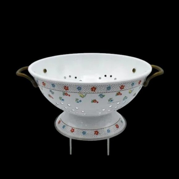 Vintage M. Kamenstein Inc. Colander White Enamel Floral Brass Handles - Picture 2 of 12